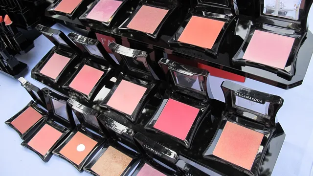 blush, shades, put on makeup, cosmetics, beauty products, beauty products, beauty products, beauty products, beauty products, beauty products. Creator brand retail expansion